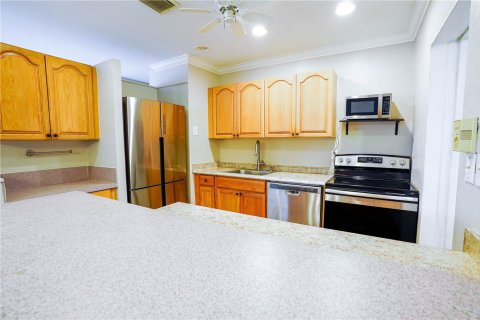 House in Wilton Manors, Florida 3 bedrooms, 129.32 sq.m. № 1068315 - photo 24