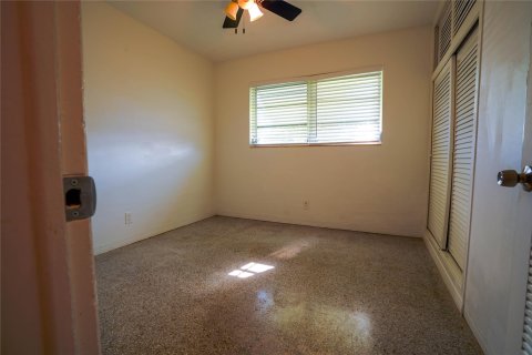 House in Wilton Manors, Florida 3 bedrooms, 129.32 sq.m. № 1068315 - photo 27