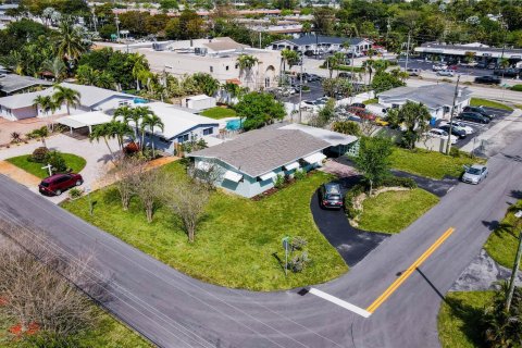 House in Wilton Manors, Florida 3 bedrooms, 129.32 sq.m. № 1068315 - photo 6