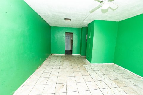 Immobilier commercial à vendre à Miami, Floride: 163.88 m2 № 1068316 - photo 13