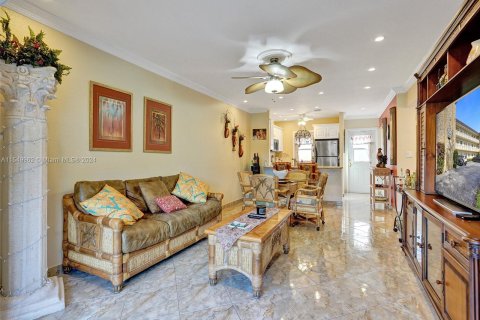 Copropriété à vendre à Lauderdale Lakes, Floride: 2 chambres, 87.7 m2 № 1071982 - photo 11