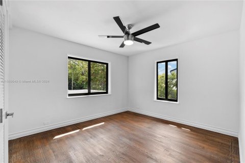 Casa en venta en Miami Shores, Florida, 4 dormitorios, 262.91 m2 № 1073069 - foto 28