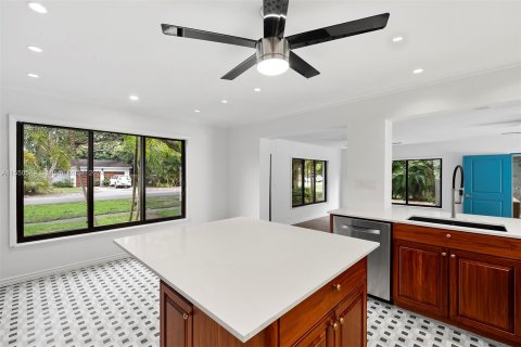 Casa en venta en Miami Shores, Florida, 4 dormitorios, 262.91 m2 № 1073069 - foto 17