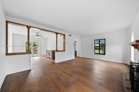 Casa en venta en Miami Shores, Florida, 4 dormitorios, 262.91 m2 № 1073069 - foto 11