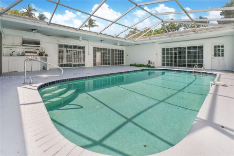 Terreno en venta en Bal Harbour, Florida № 1168305 - foto 7