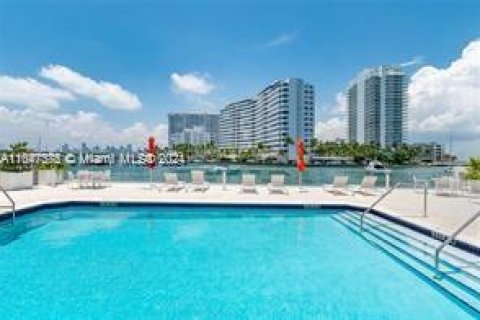 Condominio en venta en Miami Beach, Florida, 1 dormitorio, 73.11 m2 № 1330056 - foto 2