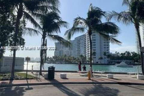 Condominio en venta en Miami Beach, Florida, 1 dormitorio, 73.11 m2 № 1330056 - foto 8