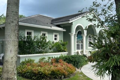 Villa ou maison à vendre à Jupiter, Floride: 3 chambres, 231.23 m2 № 1326016 - photo 4