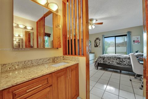 Villa ou maison à vendre à Cooper City, Floride: 3 chambres, 141.58 m2 № 1076324 - photo 29