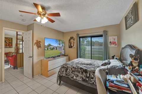 Villa ou maison à vendre à Cooper City, Floride: 3 chambres, 141.58 m2 № 1076324 - photo 25
