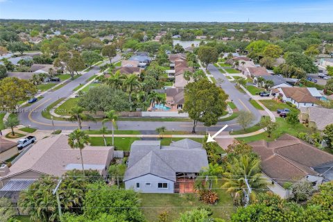 Villa ou maison à vendre à Cooper City, Floride: 3 chambres, 141.58 m2 № 1076324 - photo 4
