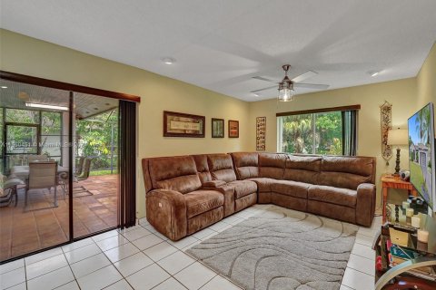 Villa ou maison à vendre à Cooper City, Floride: 3 chambres, 141.58 m2 № 1076324 - photo 20