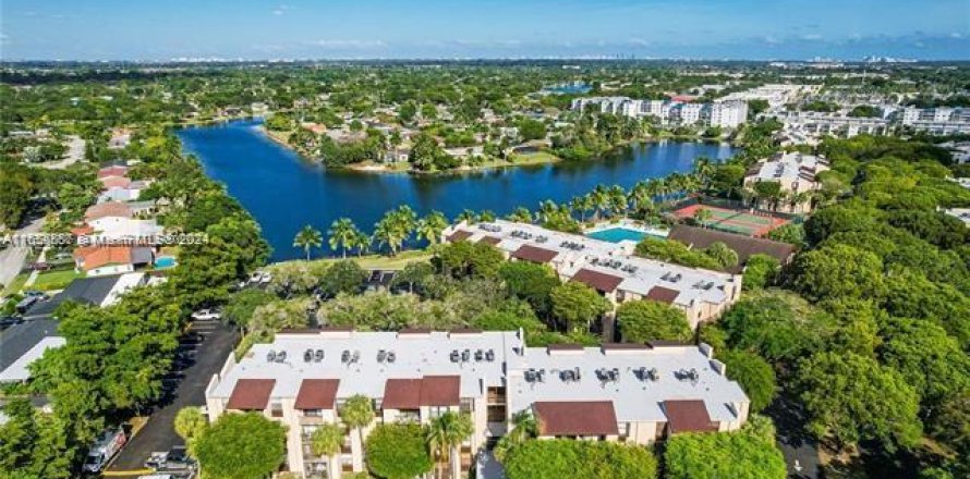 Condo in Miami, Florida, 1 bedroom  № 1357106