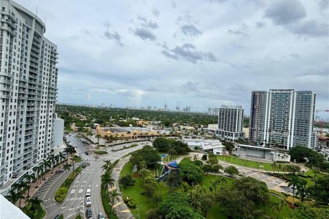 Condo in Hollywood, Florida, 2 bedrooms  № 1357055 - photo 19