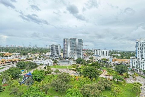 Condo in Hollywood, Florida, 2 bedrooms  № 1357055 - photo 18