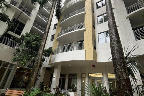 Condominio en alquiler en Hollywood, Florida, 2 dormitorios, 96.25 m2 № 1357055 - foto 1