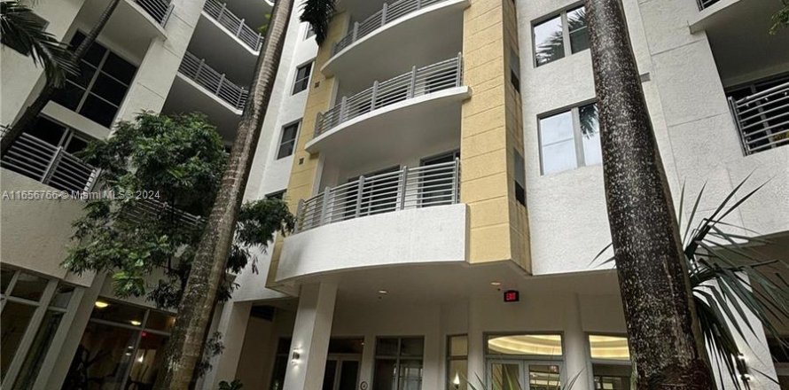 Condominio en Hollywood, Florida, 2 dormitorios  № 1357055