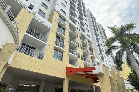 Condominio en alquiler en Hollywood, Florida, 2 dormitorios, 96.25 m2 № 1357055 - foto 4