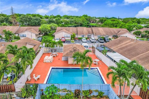 Touwnhouse à louer à Miami, Floride: 2 chambres, 104.98 m2 № 1357107 - photo 1