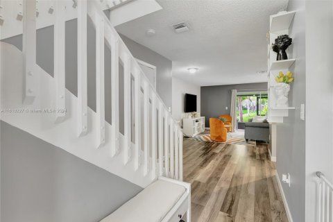 Touwnhouse à vendre à Pembroke Pines, Floride: 3 chambres, 145.48 m2 № 1232586 - photo 6