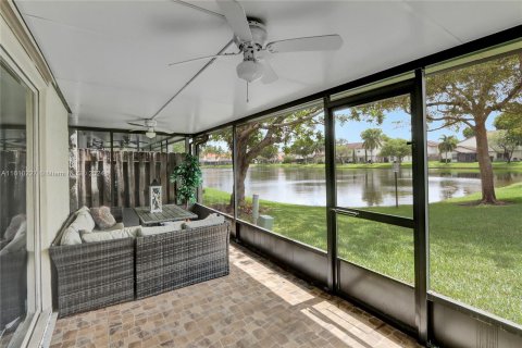 Touwnhouse à vendre à Pembroke Pines, Floride: 3 chambres, 145.48 m2 № 1232586 - photo 3