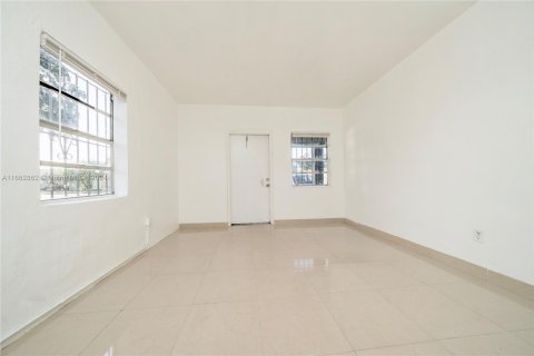 Propiedad comercial en venta en West Park, Florida № 1370941 - foto 30