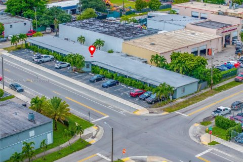 Propiedad comercial en venta en West Park, Florida № 1370941 - foto 5