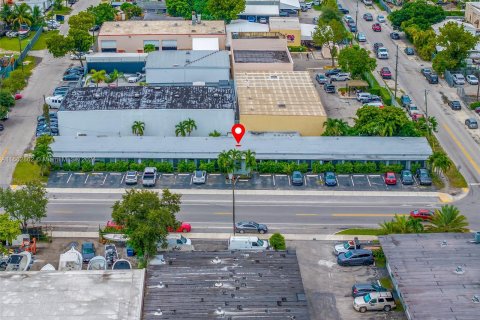 Propiedad comercial en venta en West Park, Florida № 1370941 - foto 2