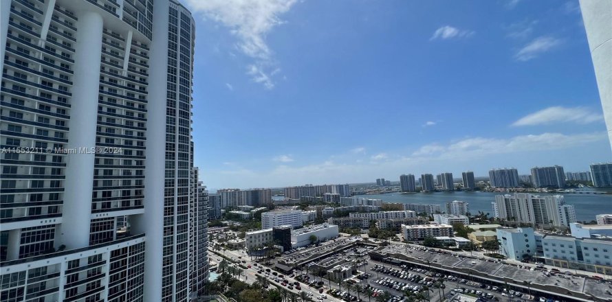 Condo à Sunny Isles Beach, Floride, 2 chambres  № 1073263