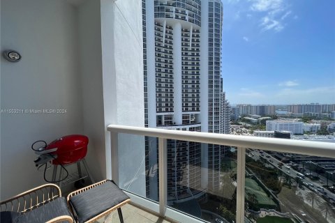 Condo in Sunny Isles Beach, Florida, 2 bedrooms  № 1073263 - photo 13