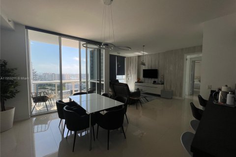 Condominio en venta en Sunny Isles Beach, Florida, 2 dormitorios, 146.51 m2 № 1073263 - foto 11