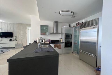 Condominio en venta en Sunny Isles Beach, Florida, 2 dormitorios, 146.51 m2 № 1073263 - foto 3