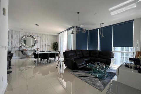 Condominio en venta en Sunny Isles Beach, Florida, 2 dormitorios, 146.51 m2 № 1073263 - foto 5