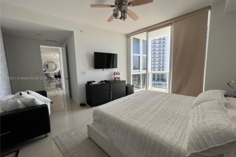 Condominio en venta en Sunny Isles Beach, Florida, 2 dormitorios, 146.51 m2 № 1073263 - foto 9