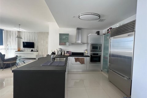 Condominio en venta en Sunny Isles Beach, Florida, 2 dormitorios, 146.51 m2 № 1073263 - foto 4