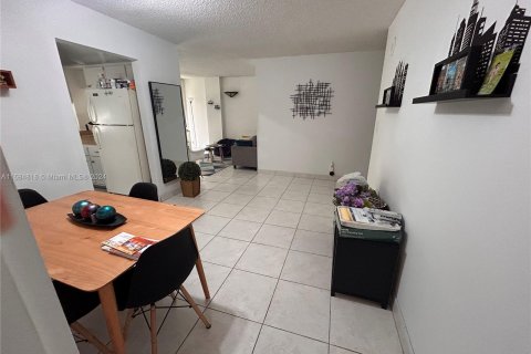 Condo in Sunny Isles Beach, Florida, 1 bedroom  № 1420207 - photo 9