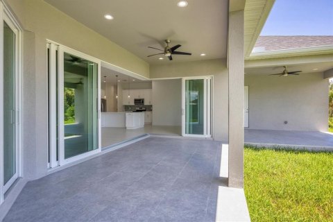 House in Port Charlotte, Florida 3 bedrooms, 180.51 sq.m. № 1286730 - photo 30