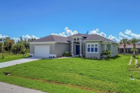 House in Port Charlotte, Florida 3 bedrooms, 180.51 sq.m. № 1286730 - photo 3