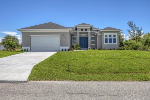 House in Port Charlotte, Florida 3 bedrooms, 180.51 sq.m. № 1286730 - photo 1