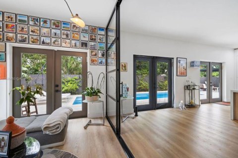 Villa ou maison à vendre à Miami Shores, Floride: 4 chambres, 170.57 m2 № 1017621 - photo 13