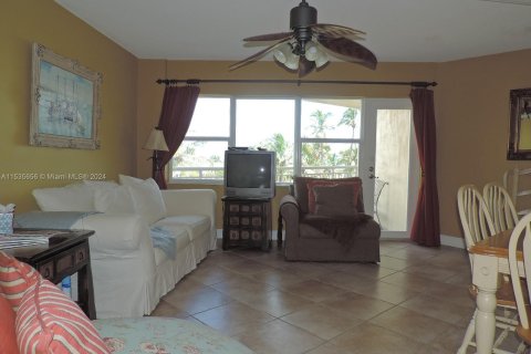 Copropriété à vendre à Pompano Beach, Floride: 1 chambre, 60.39 m2 № 1017624 - photo 8