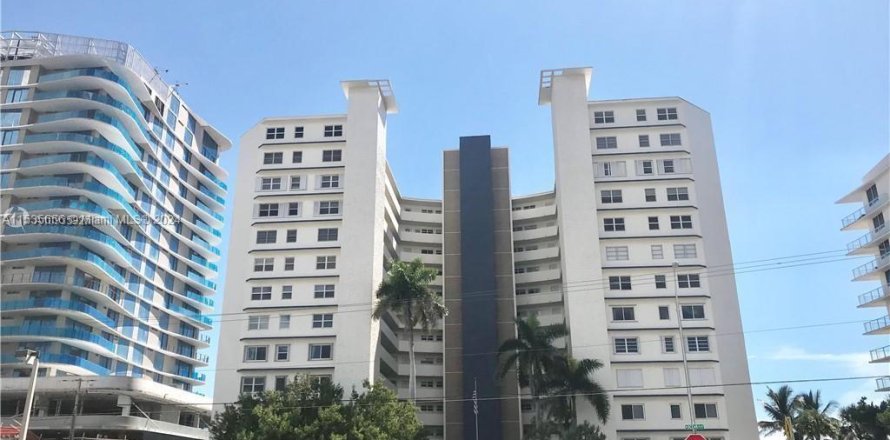 Condominio en Pompano Beach, Florida, 1 dormitorio  № 1017624