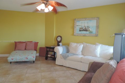 Condo in Pompano Beach, Florida, 1 bedroom  № 1017624 - photo 7