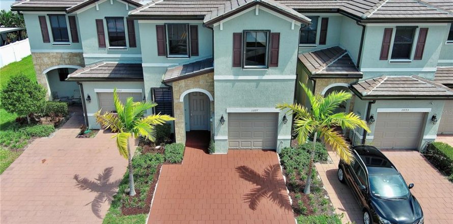 Townhouse in Hialeah, Florida 4 bedrooms, 177.81 sq.m. № 1377832