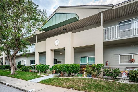 Copropriété à vendre à Clearwater, Floride: 2 chambres, 112.41 m2 № 1377859 - photo 1