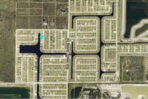 Land in Cape Coral, Florida № 1398901 - photo 2