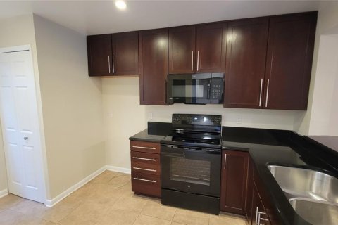 Condominio en venta en Orlando, Florida, 2 dormitorios, 101.26 m2 № 1039653 - foto 2