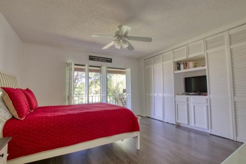 Townhouse in Lake Worth, Florida 2 bedrooms, 98.94 sq.m. № 1068196 - photo 9