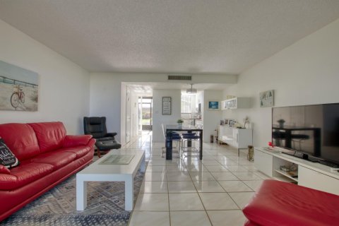 Touwnhouse à vendre à Lake Worth, Floride: 2 chambres, 98.94 m2 № 1068196 - photo 18