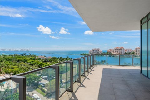 Condo in Miami Beach, Florida, 4 bedrooms  № 1397001 - photo 17